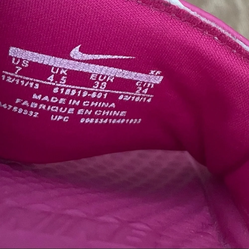 NIKE Slides - Picture 4 of 4